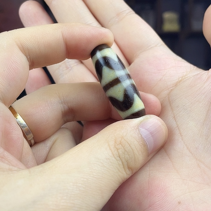 玛瑙/玉髓颈饰合金一**