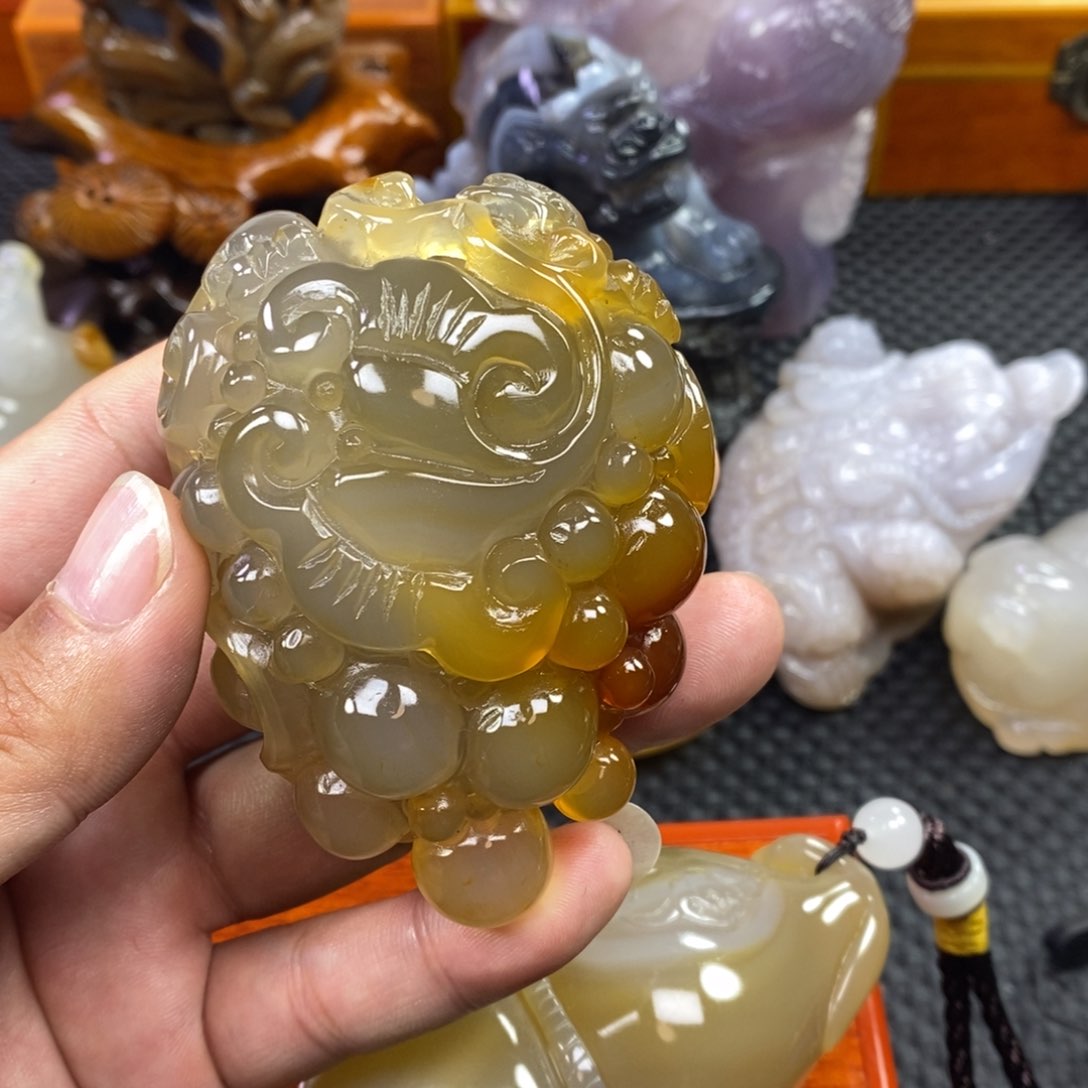 玛瑙/玉髓手把件未镶嵌汤***爷