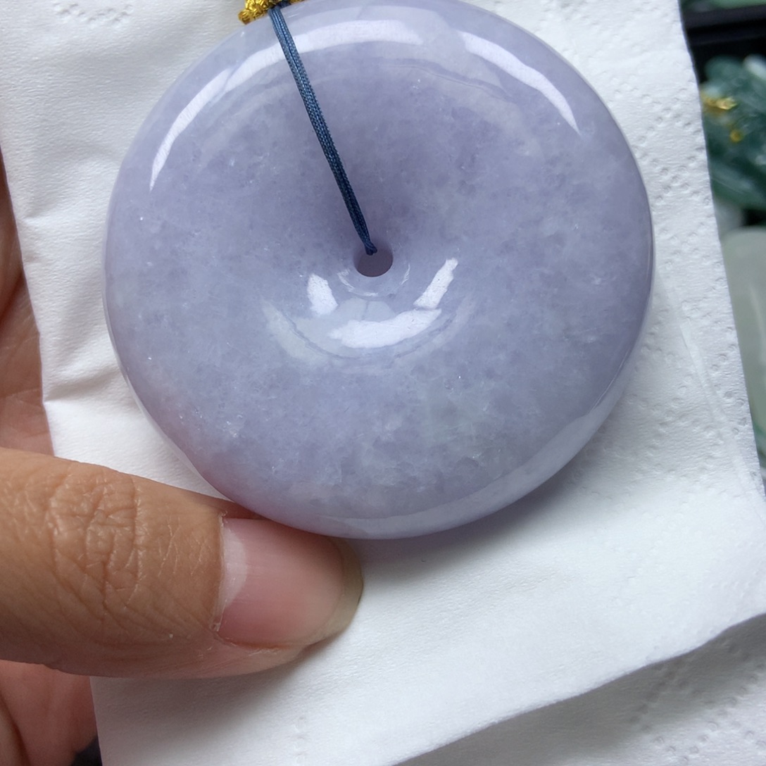 翡翠颈饰未镶嵌?天然翡翠