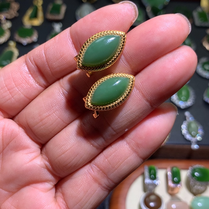 和田玉耳钉银S925镶嵌