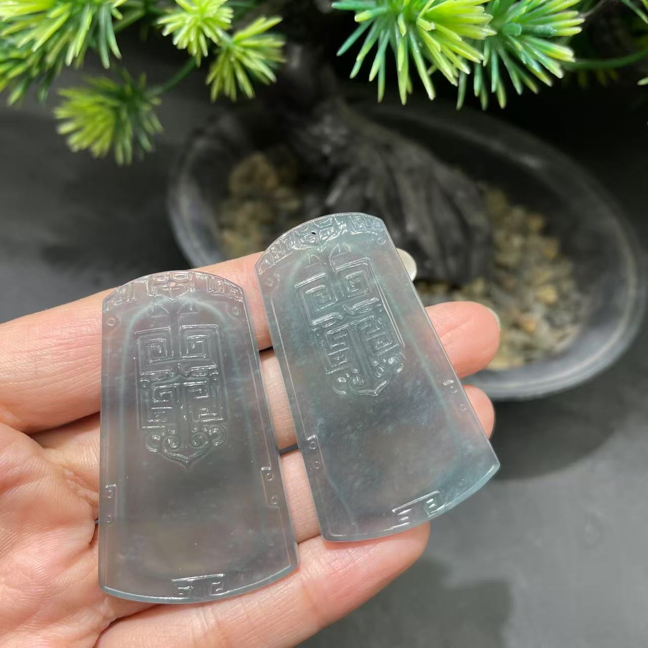 【玉经纶】31706/Q130-天然A货翡翠无事牌吊坠-多样性发其一