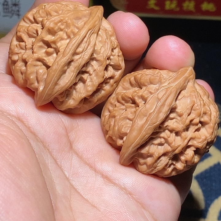 【闪购商品】文玩核桃吊坠三羊谷