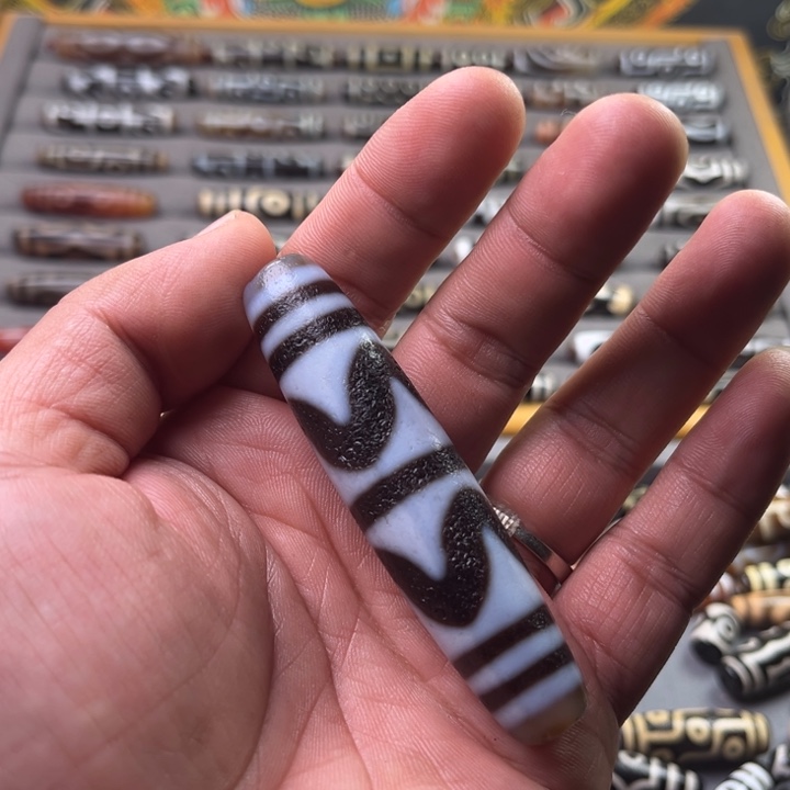 玛瑙/玉髓颈饰未镶嵌基**戏