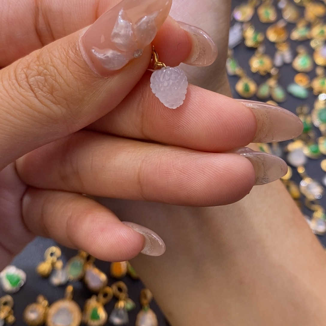 落***纷翡翠18K金镶嵌颈饰