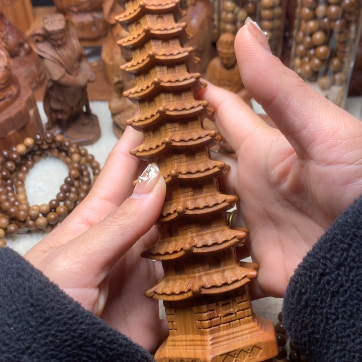 檀香木其他老山檀香手把件瑕疵