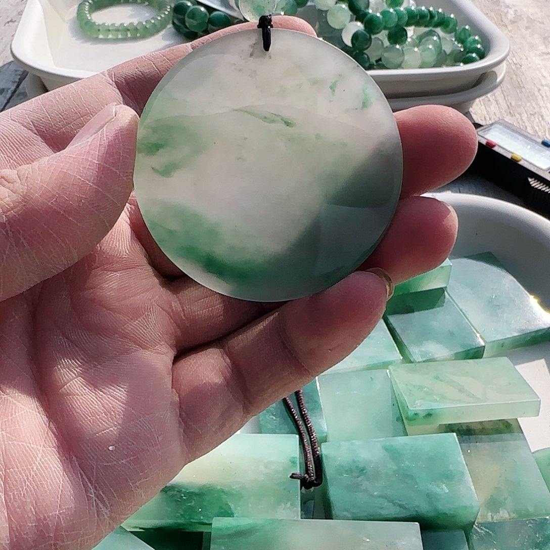 石英质玉颈饰未镶嵌