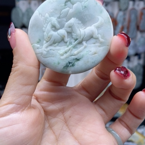 翡翠颈饰未镶嵌翡翠