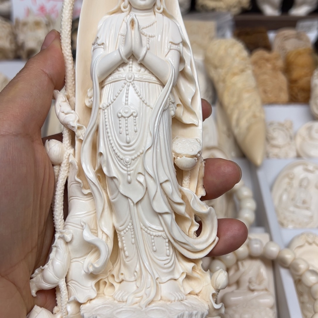 白玉菩提吊坠不****远猛犸