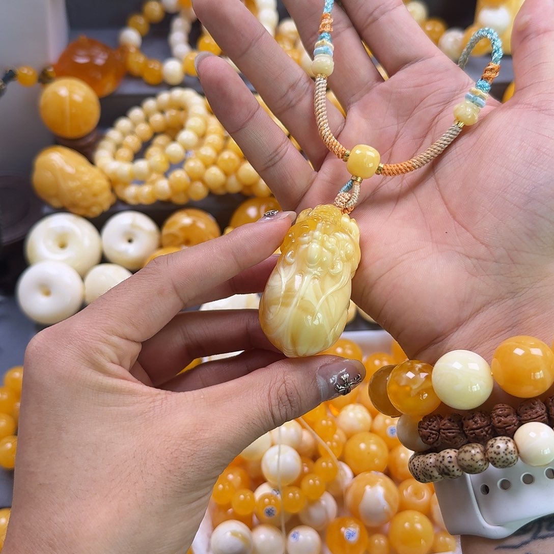 蜜蜡珠宝奇石未镶嵌貔貅