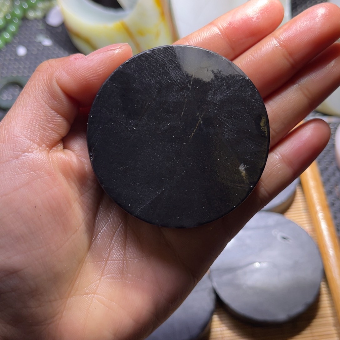 未镶嵌手镯和田玉瞎*