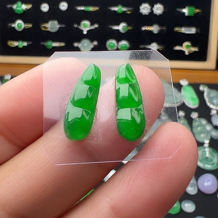 翡翠未镶嵌颈饰豆15