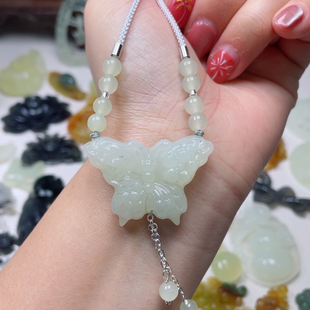 蛇纹石玉颈饰未镶嵌