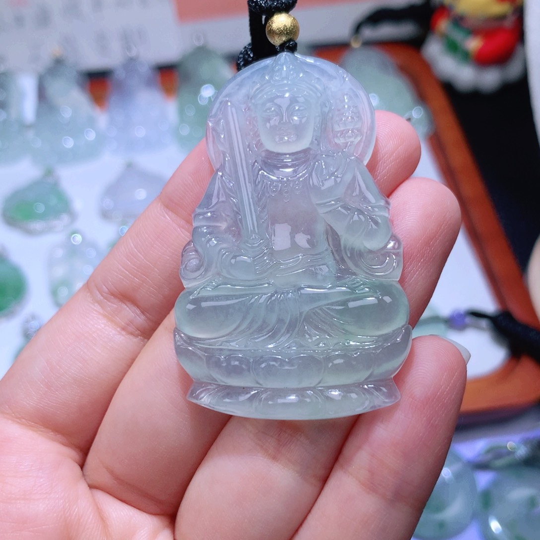 颈饰未镶嵌翡翠虚空藏