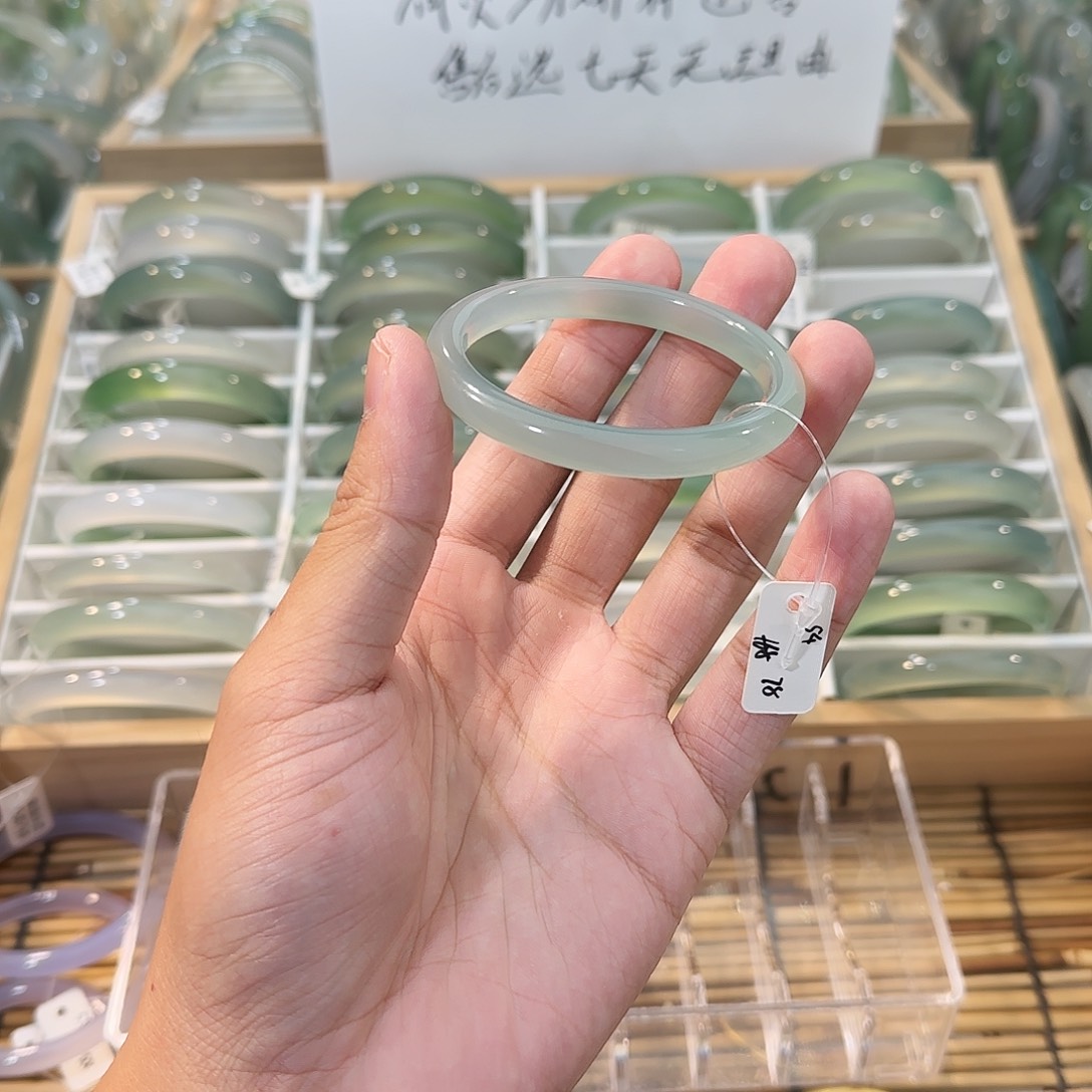 玛瑙/玉髓未镶嵌手镯圈口54