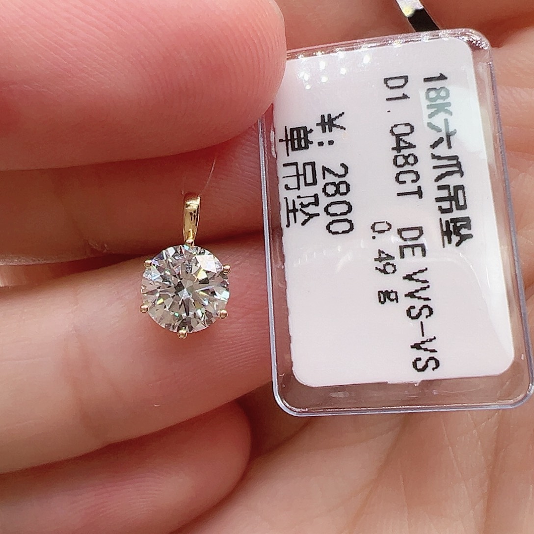 18K金镶嵌实验室培育钻石套链一克拉，六爪吊坠k黄