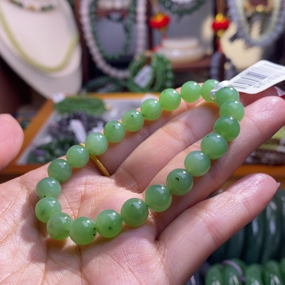 和田玉毕业级老矿料乌兰海苹果绿手链8m未镶嵌