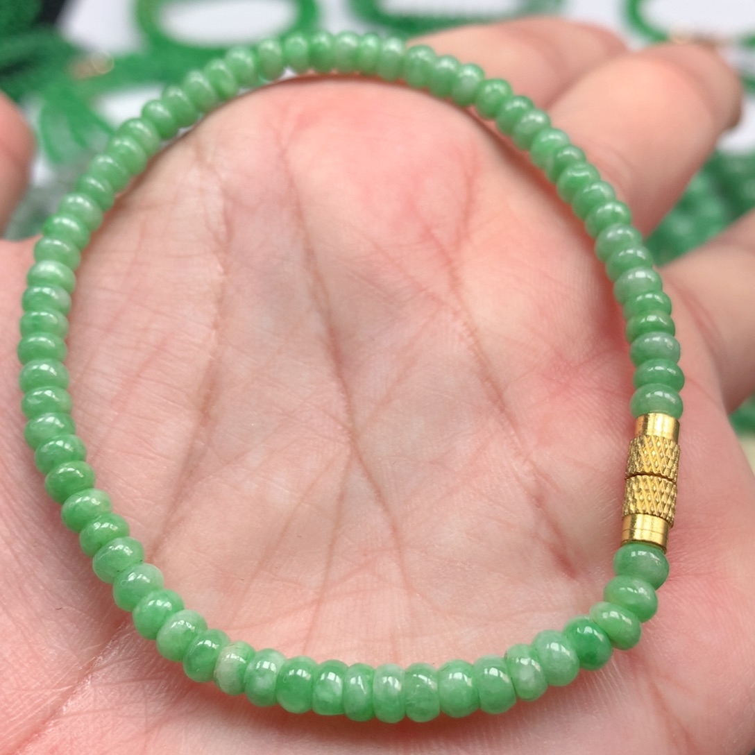 翡翠手链未镶嵌翡翠