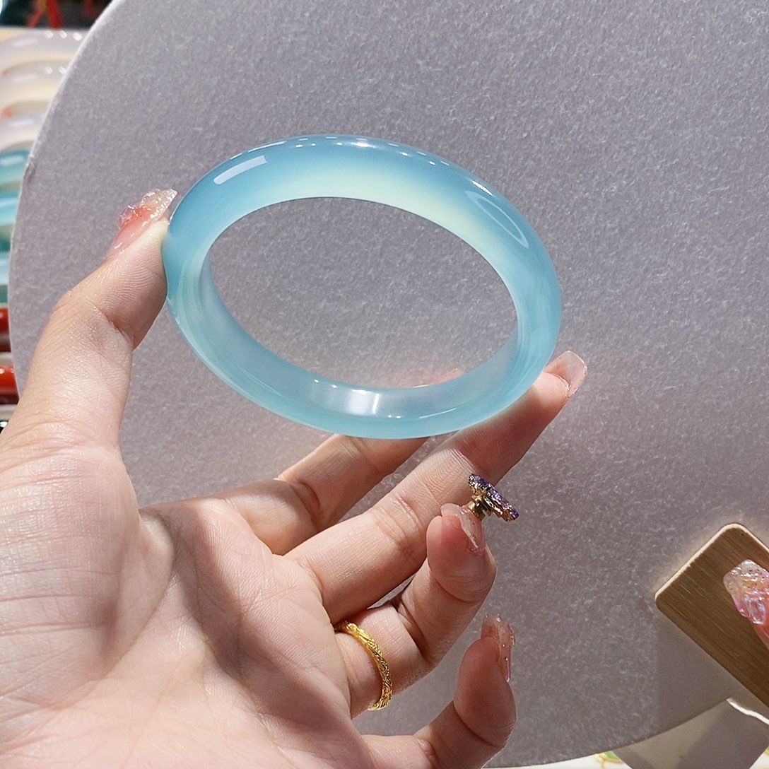 玛瑙/玉髓手镯未镶嵌62.9