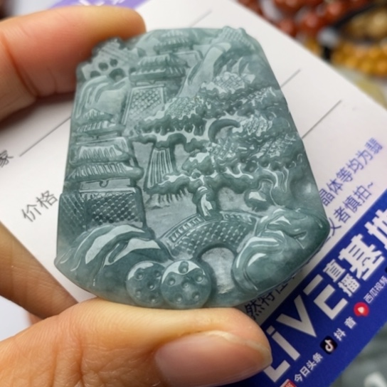 翡翠颈饰未镶嵌翡翠