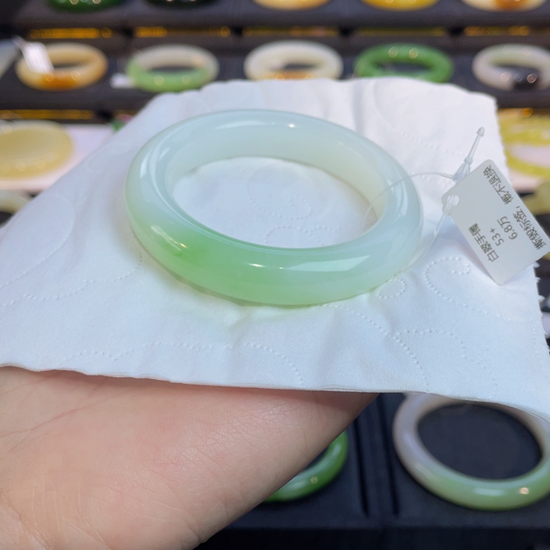 和田玉手镯未镶嵌兔**?分单