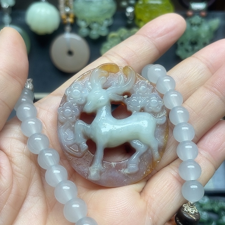 蛇纹石玉未镶嵌颈饰