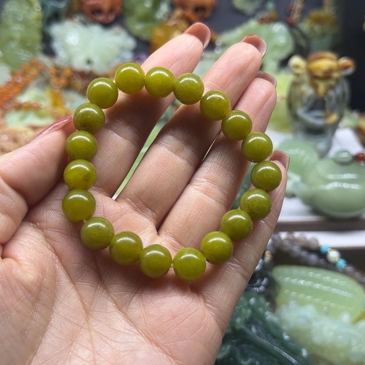 蛇纹石玉未镶嵌颈饰