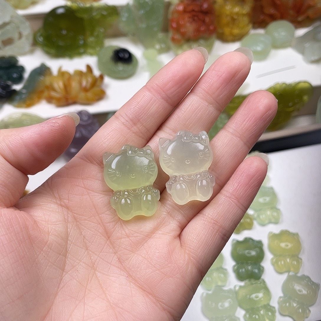 K***宝蛇纹石玉未镶嵌颈饰