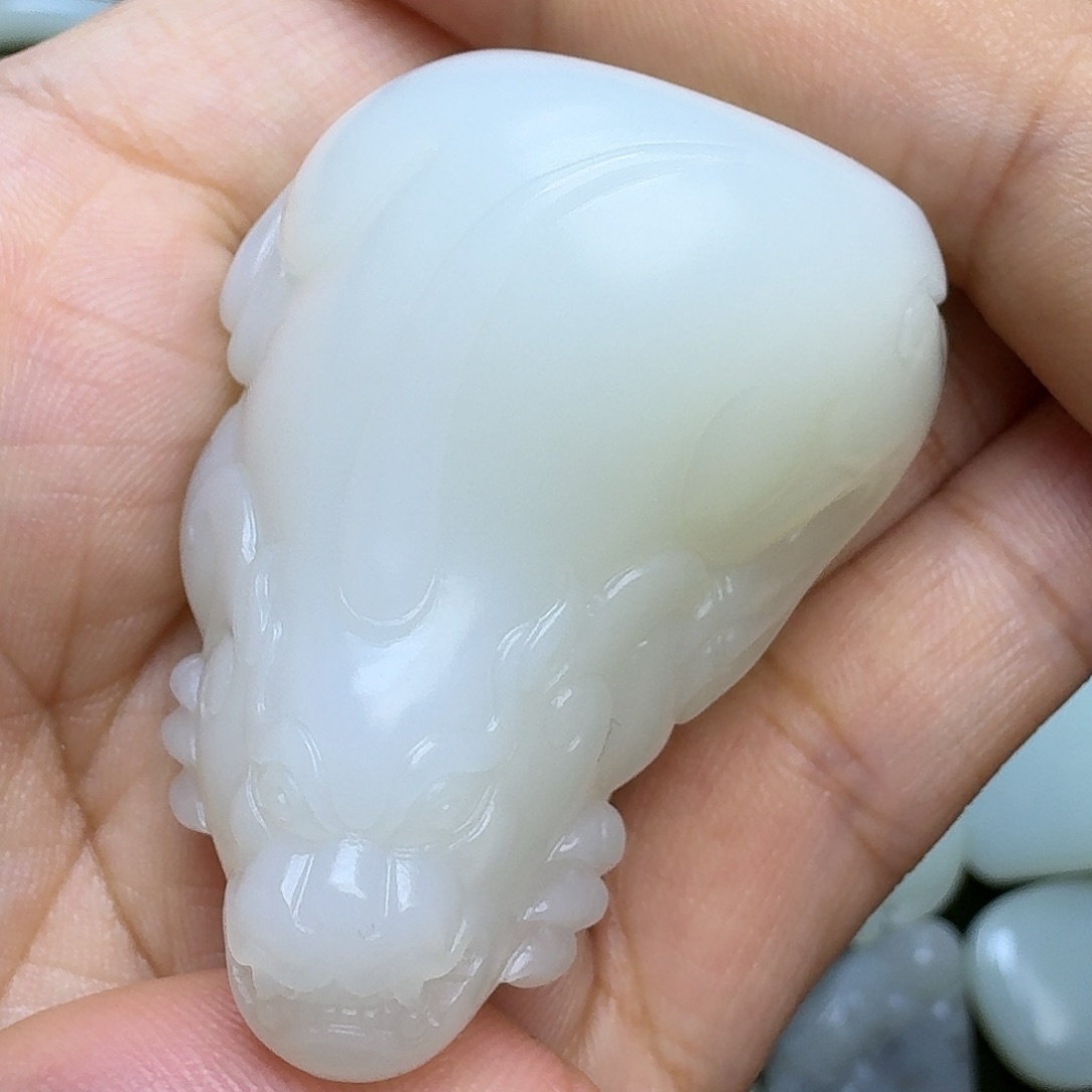 和田玉颈饰未镶嵌