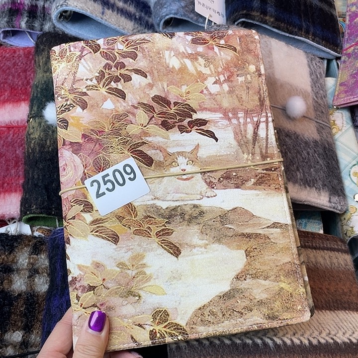 织绣A5活页不送纸2509