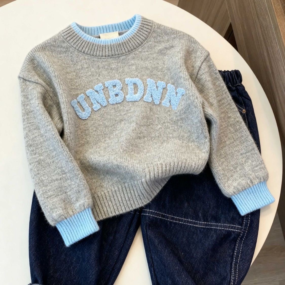 韩版帅气男童字母提花毛衣套头衫2025秋冬新款儿童女宝拼色针织衫