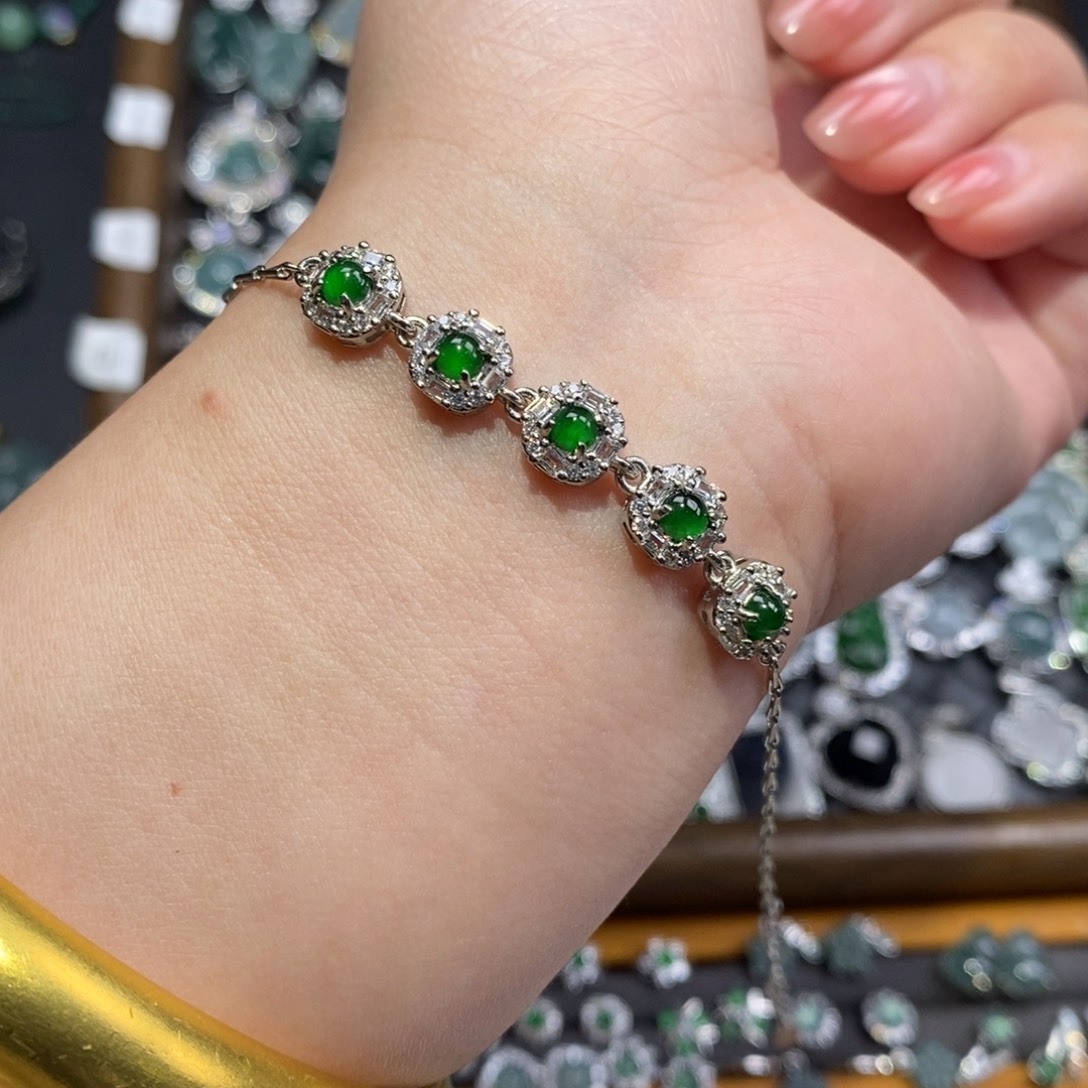 颈饰未镶嵌翡翠翡翠