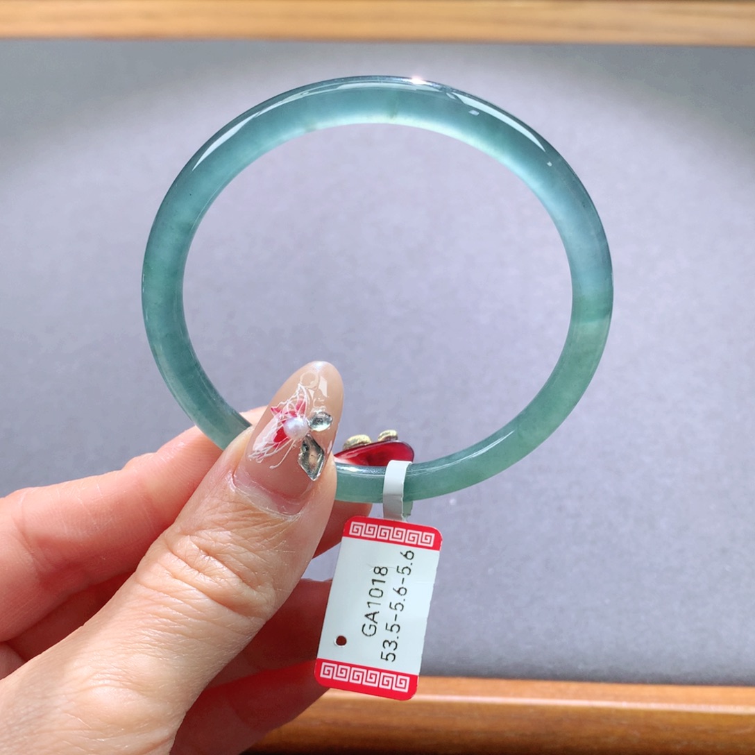 翡翠手镯未镶嵌天然翡翠手镯叮当镯