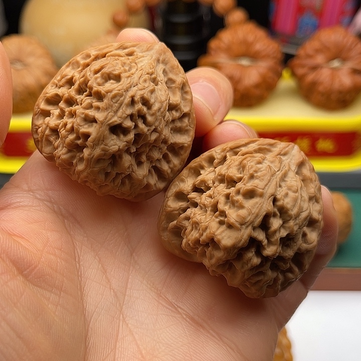 桃核吊坠40三角南疆石全品