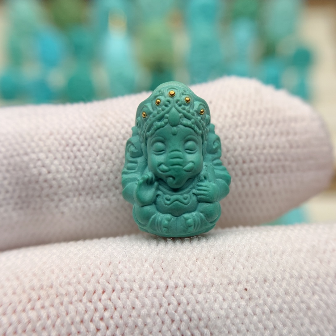 绿松石配饰未镶嵌