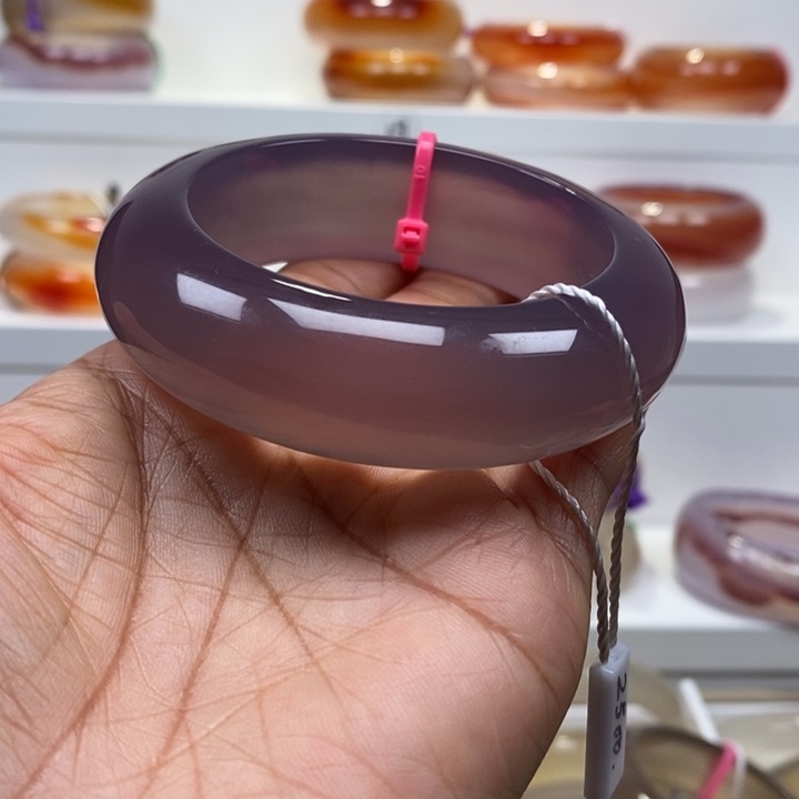 玛瑙/玉髓手镯未镶嵌尛*潴