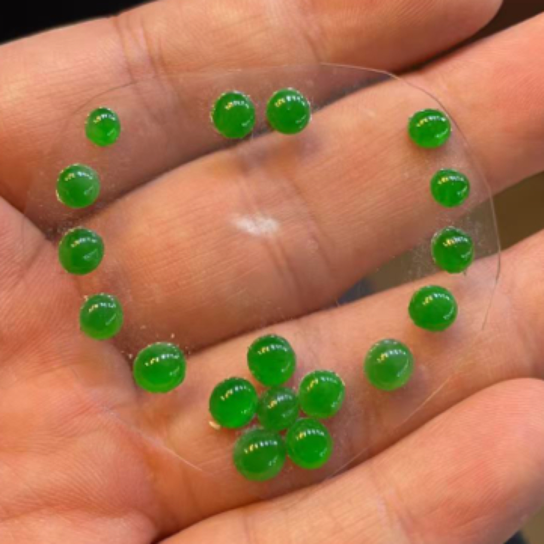 翡翠蛋面裸石18颗