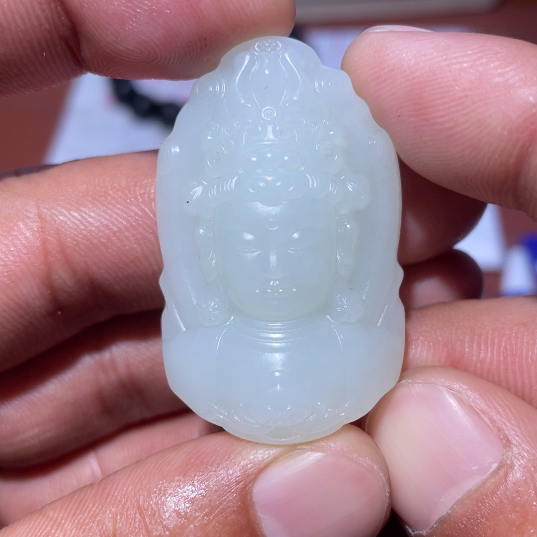 和田玉挂件18K金镶嵌