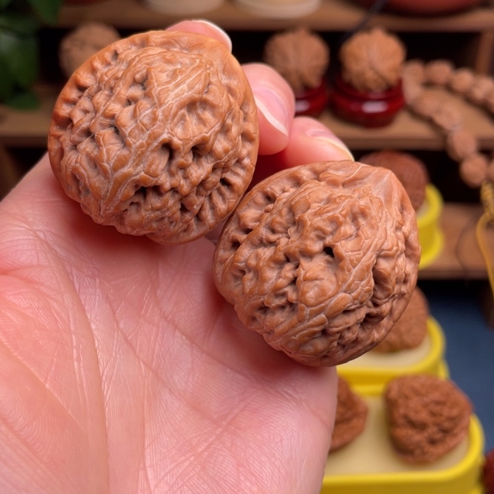 文玩核桃把件红锦鲤43