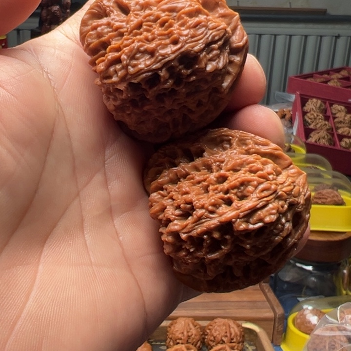 没***命文玩核桃把件南疆石狮子头