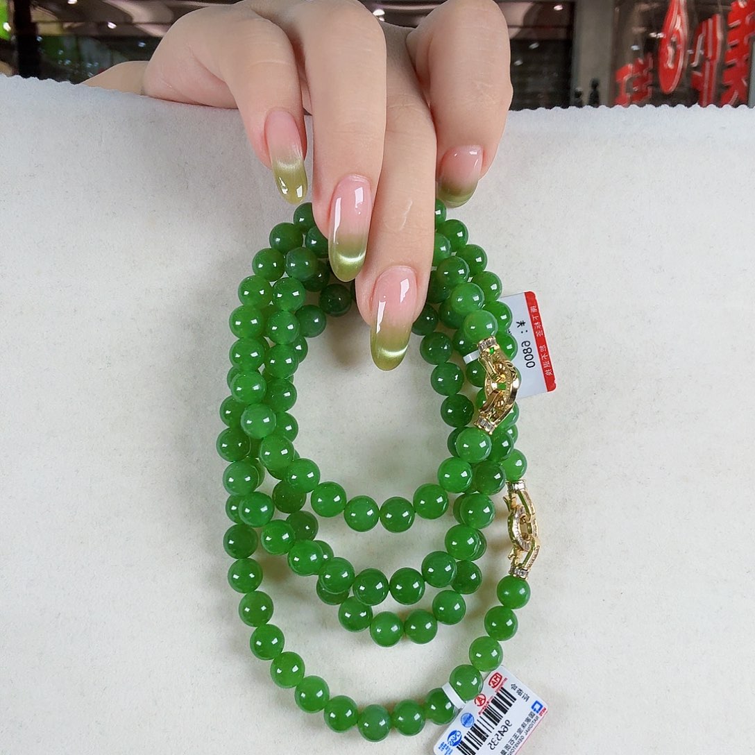 娟***子和田玉（碧玉）未镶嵌颈饰