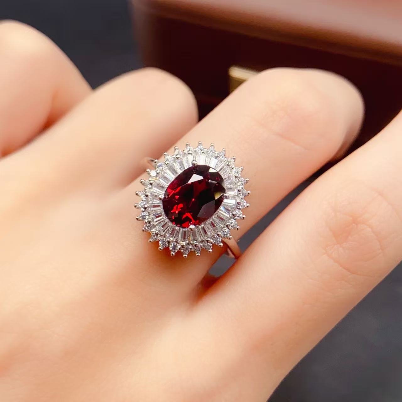 7*9mm天然镁铝石榴石戒指镶嵌红色复古时尚轻奢气质