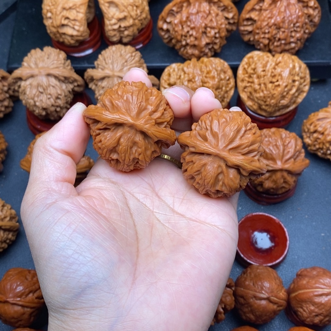 小***宝把件文玩核桃宫灯