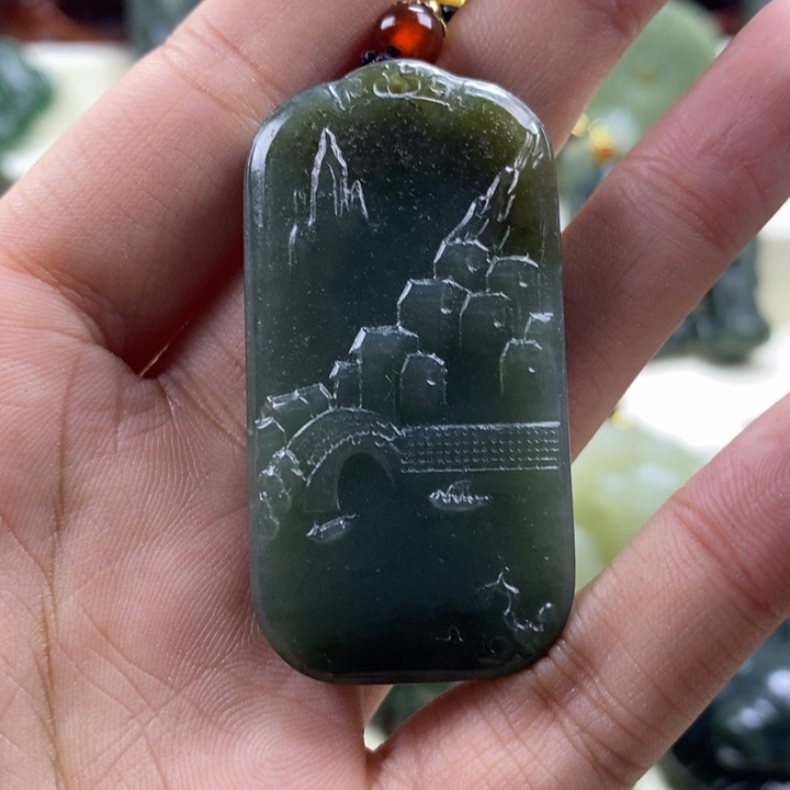 和田玉未镶嵌颈饰