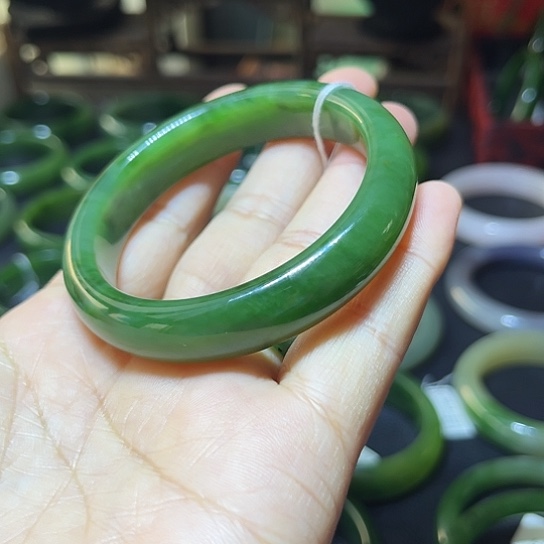 青***柠和田玉（碧玉）未镶嵌手镯