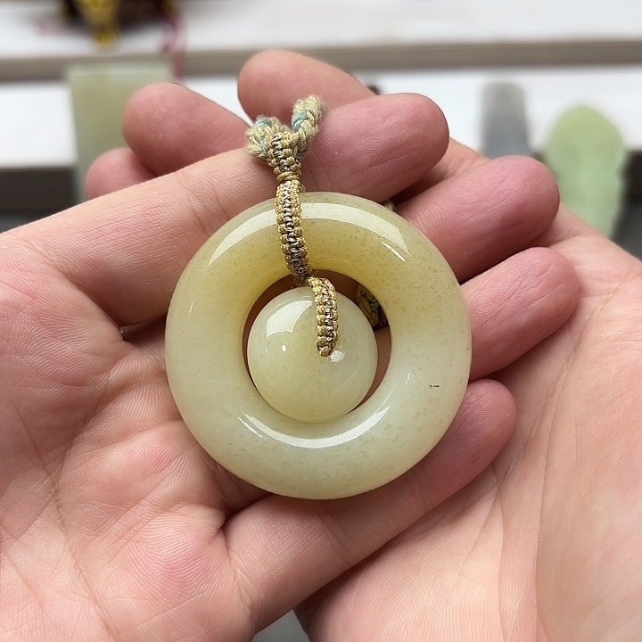 颈饰未镶嵌和田玉萧**堂