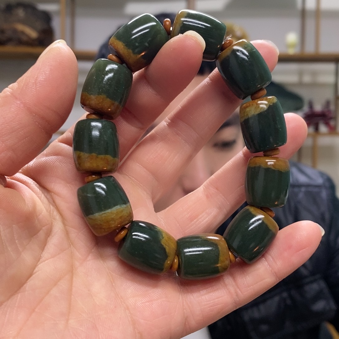 岫岩河磨玉（透闪石质玉）手串未镶嵌钿*