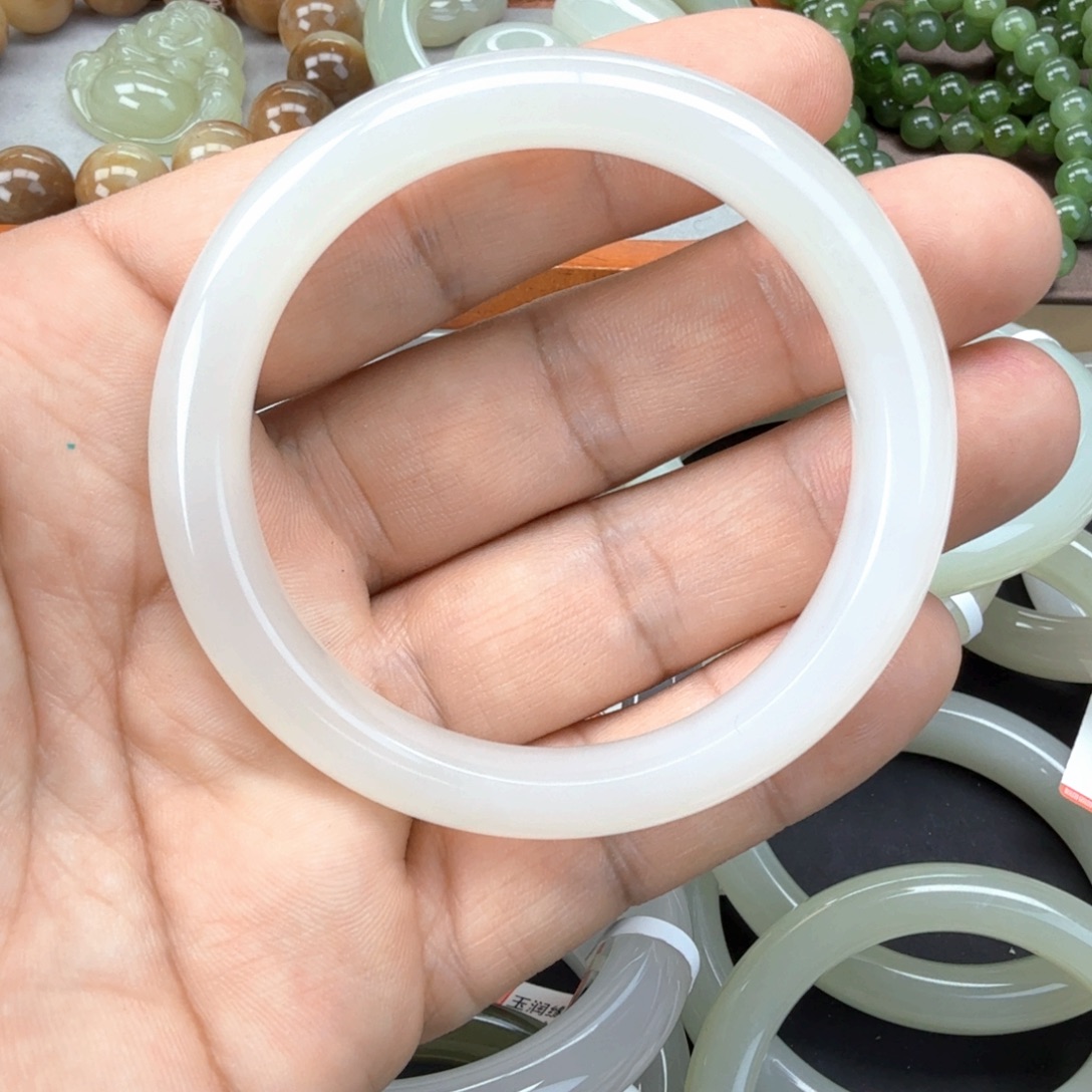 和田玉未镶嵌耳饰