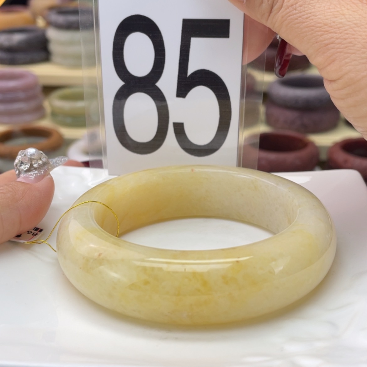 【闪购商品】石英质玉手镯未镶嵌