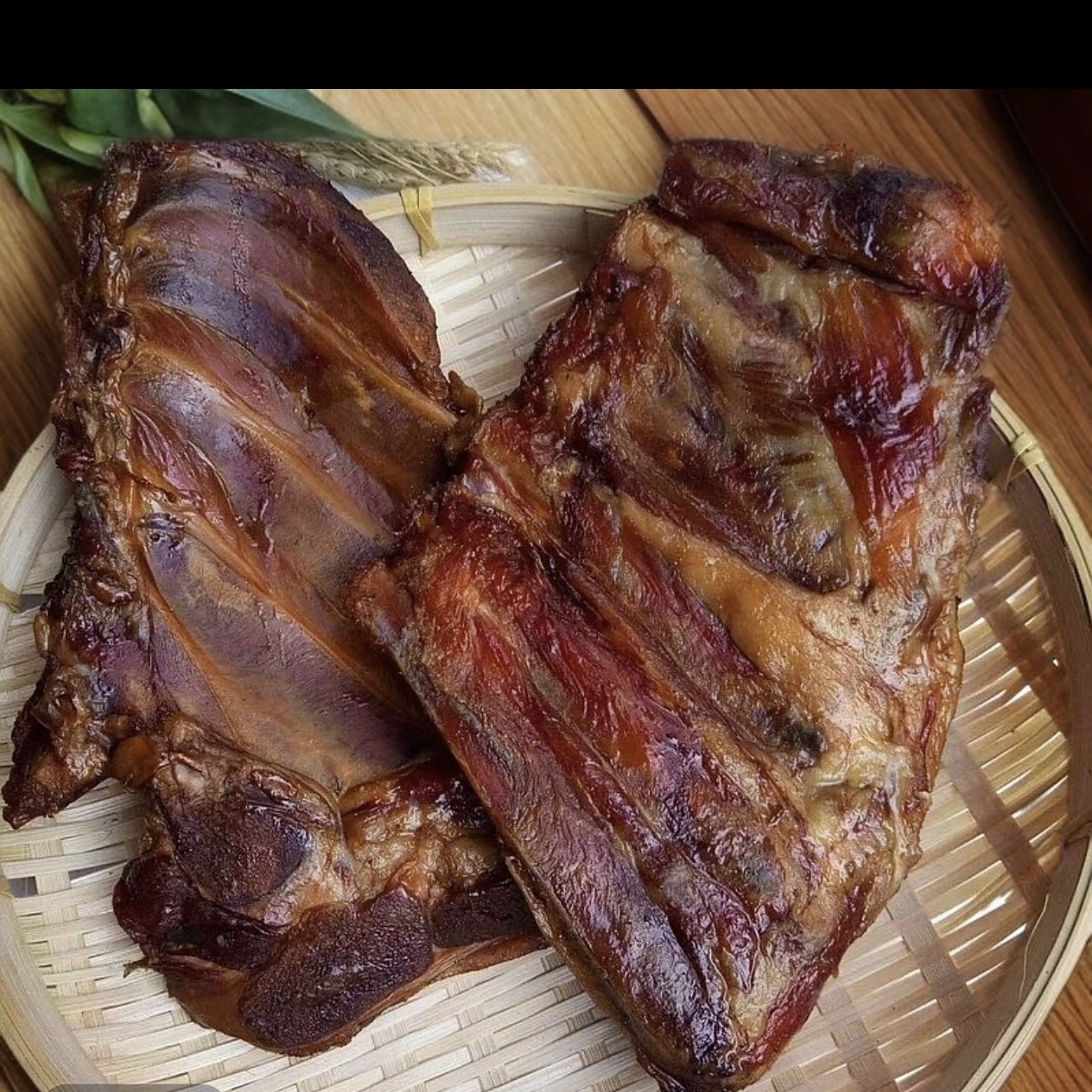 柴火烟熏腊排骨土家风味传统昭通特产咸香美食