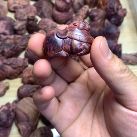 1*代购商品，成品摆件
